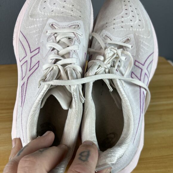 Asics Novablast 4 Women's Size 9 Running Shoes Gray Purple Cushioned Sneakers - Picture 6 of 9